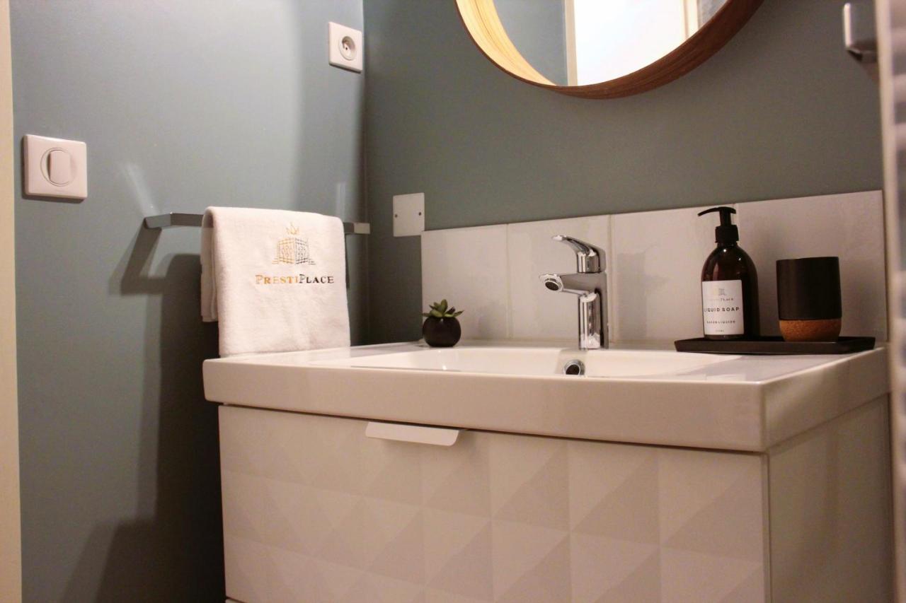 La Petite Plume - Prestiplace Collection * Tours