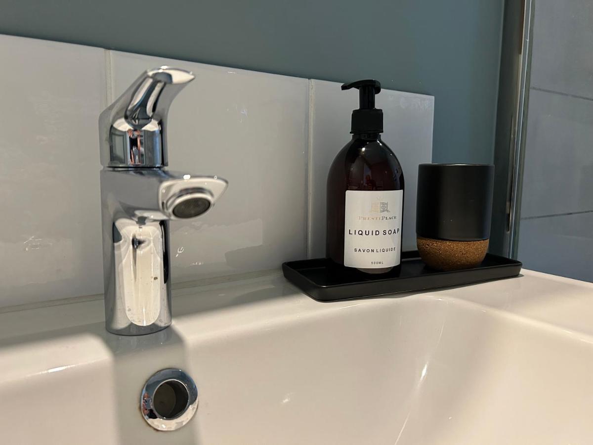 La Petite Plume - Prestiplace Collection * Tours